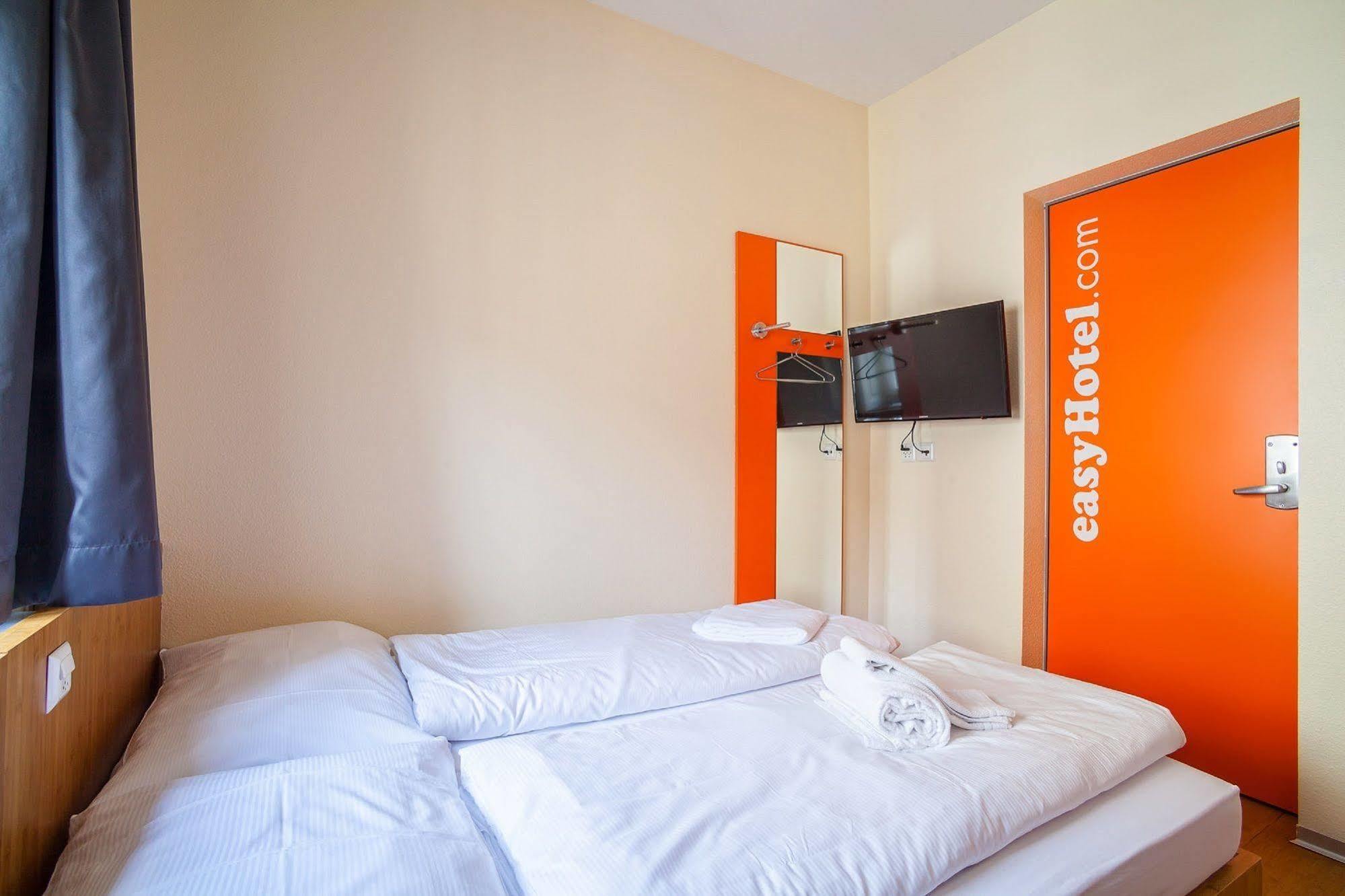 Easyhotel Basel City - Contactless Self Check-In Екстериор снимка